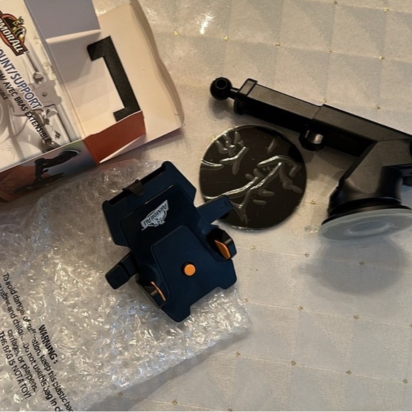 ARMORALL PHONE MOUNT/SUPPORTwith extendable arm extension/360* rotation - Picture 3 of 3